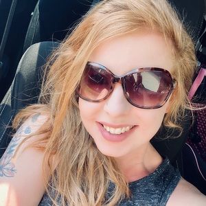 Meet your Posher, Carly